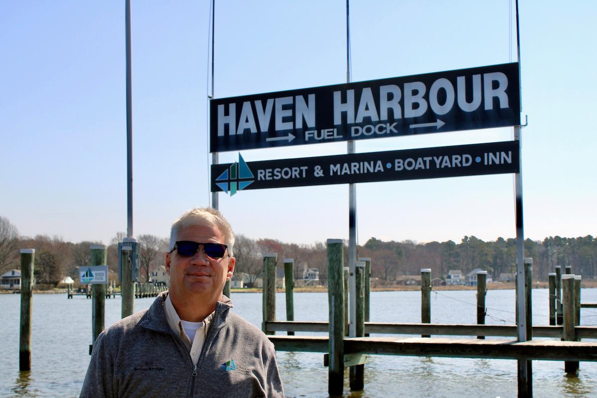 Marinas.com awards annual winners with a badge for public display