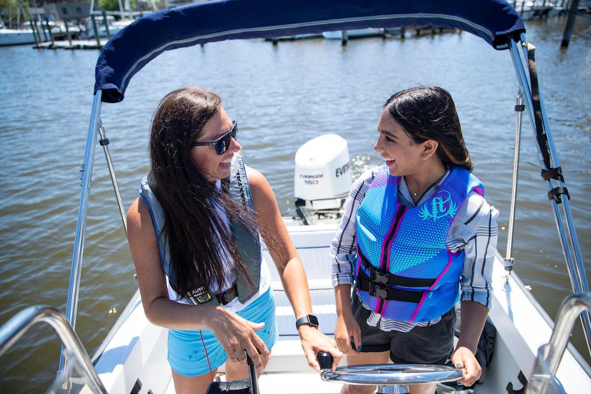 Marinas.com awards annual winners with a badge for public display