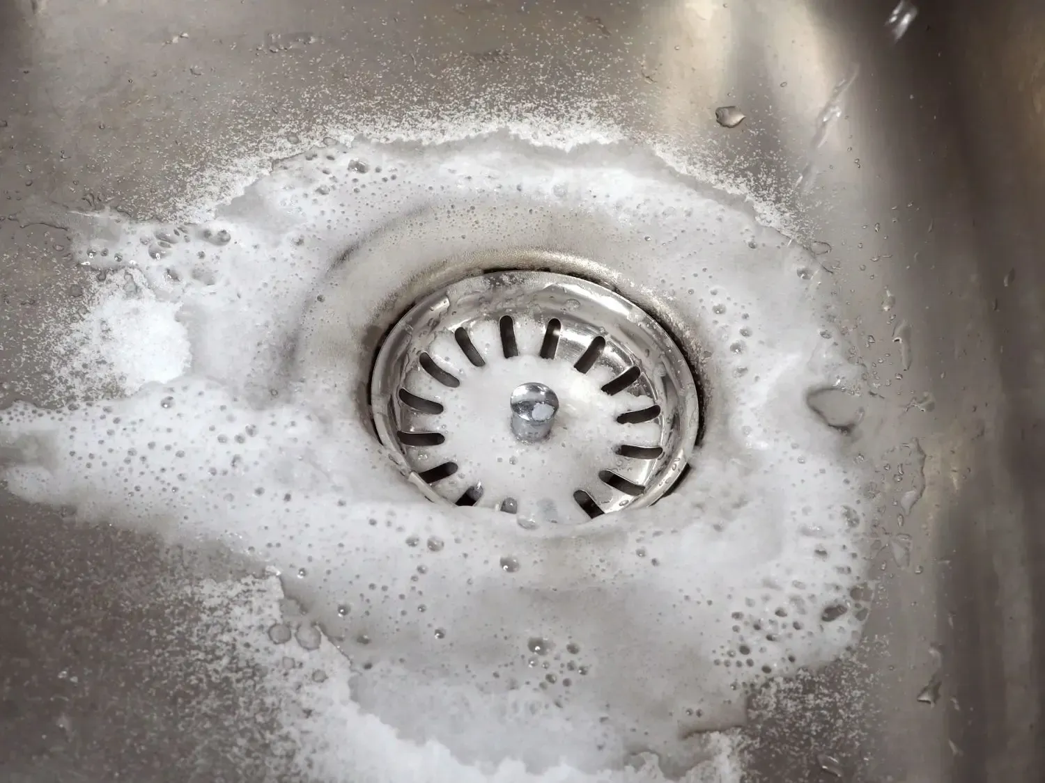 Izlietnes tīrīšanas ar sodu