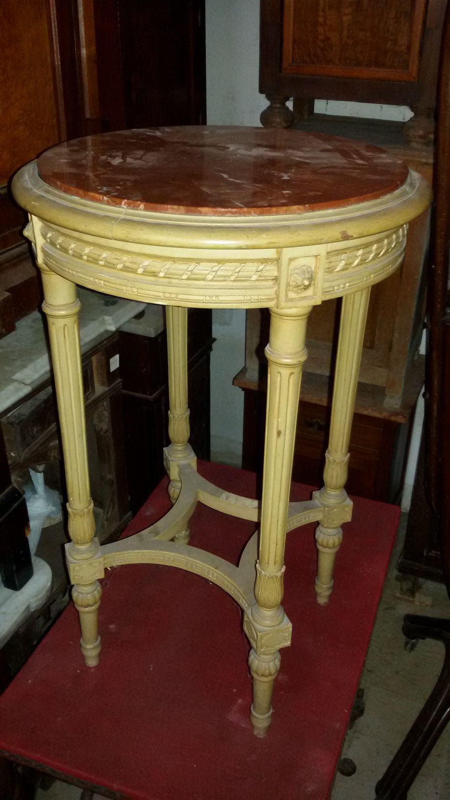 Sgabello antico
