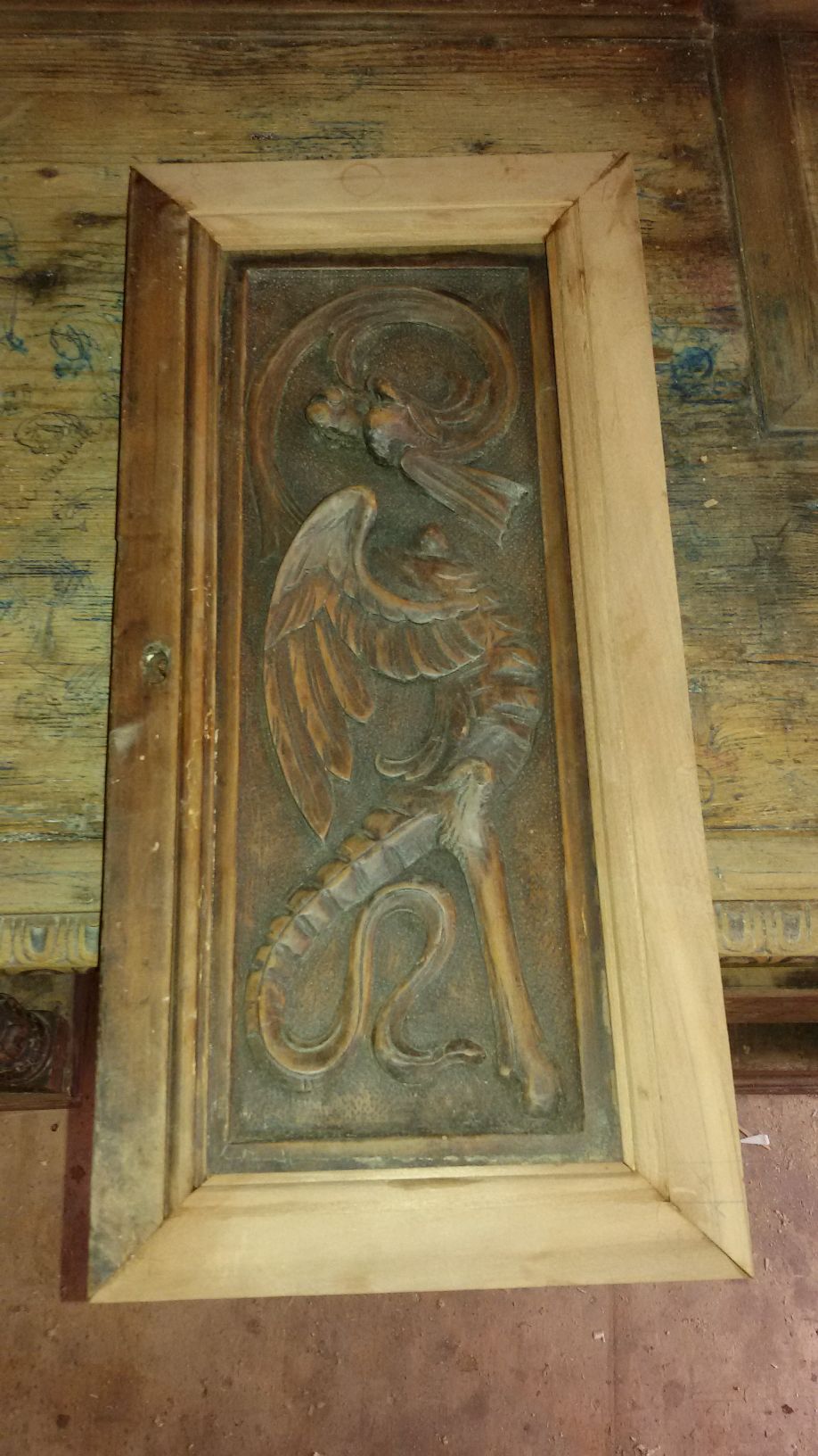 Anta mobile restaurata