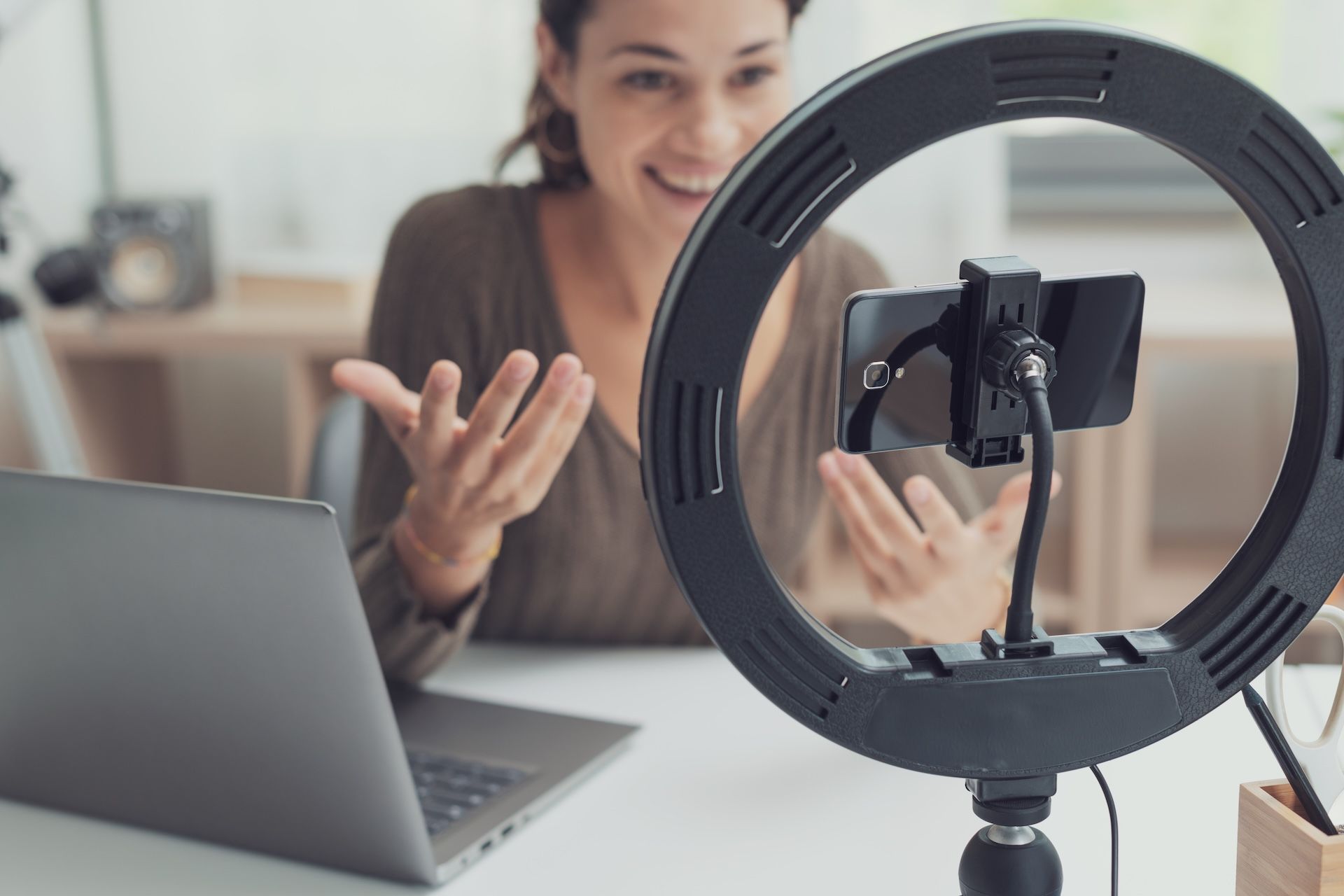 8 Easy Ways to Get on TikTok&rsquo;s FYP and What It Means