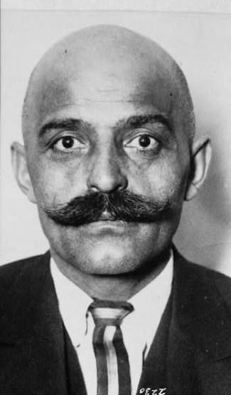 portrait photo Georges Gurdjieff vers 1930, philosophe greco-armenien sur esoterisme, spiritualité et psychologie