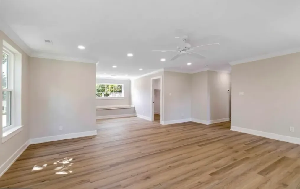 Willow Grove PA room painting – cream walls with white ceiling by professional painters Oasis Painting & Drywall.
