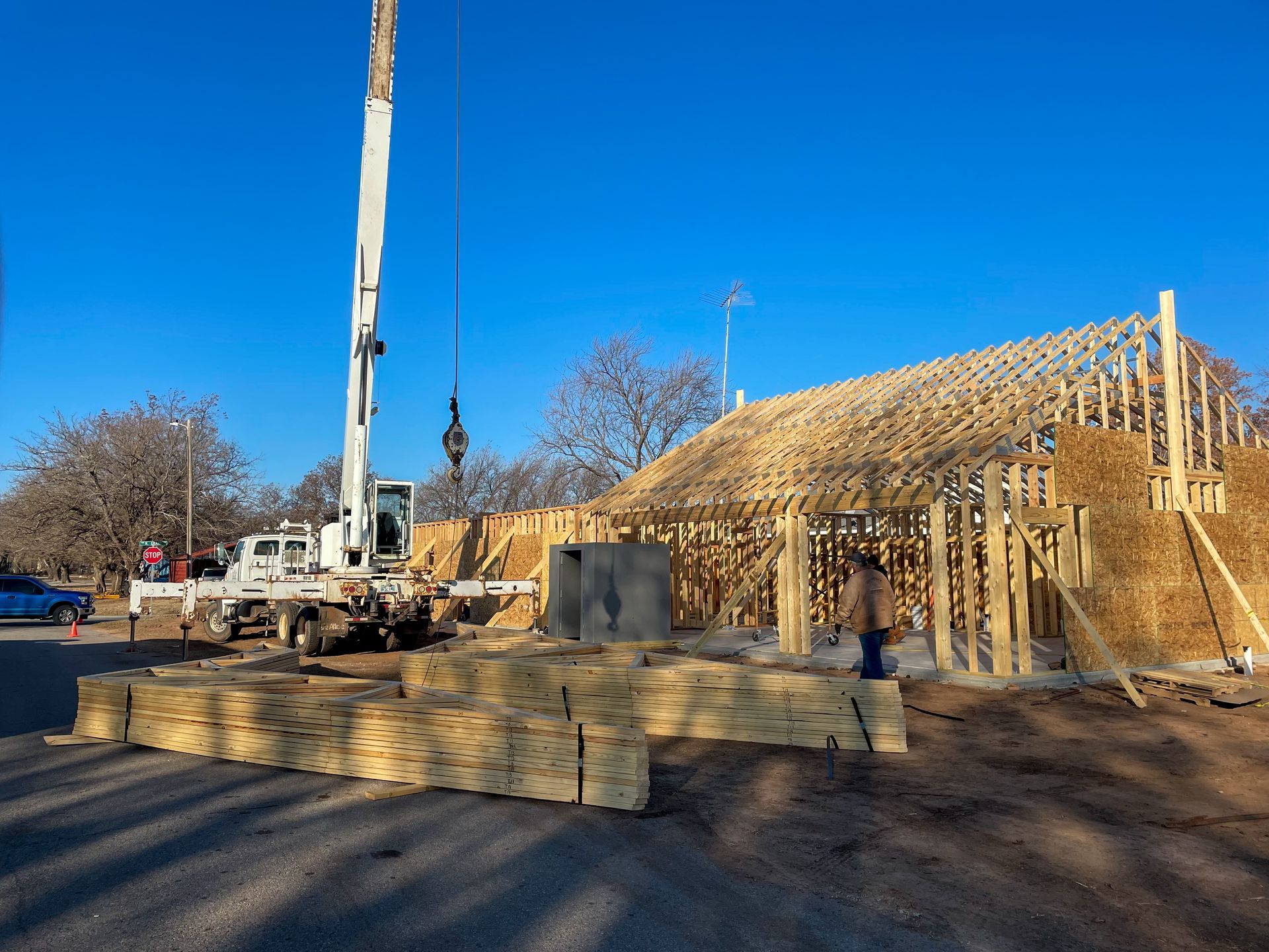 North Canadian Builders New Home Construction With Crane
