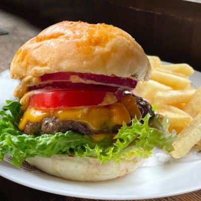 Classic Cheeseburger