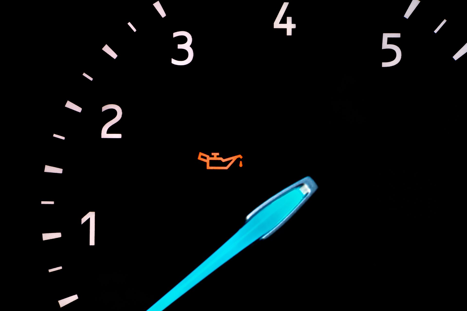 How Ignoring The Low Oil Pressure Warning Can Cost You a New Engine | Kwik Kar Auto Repair – Parker