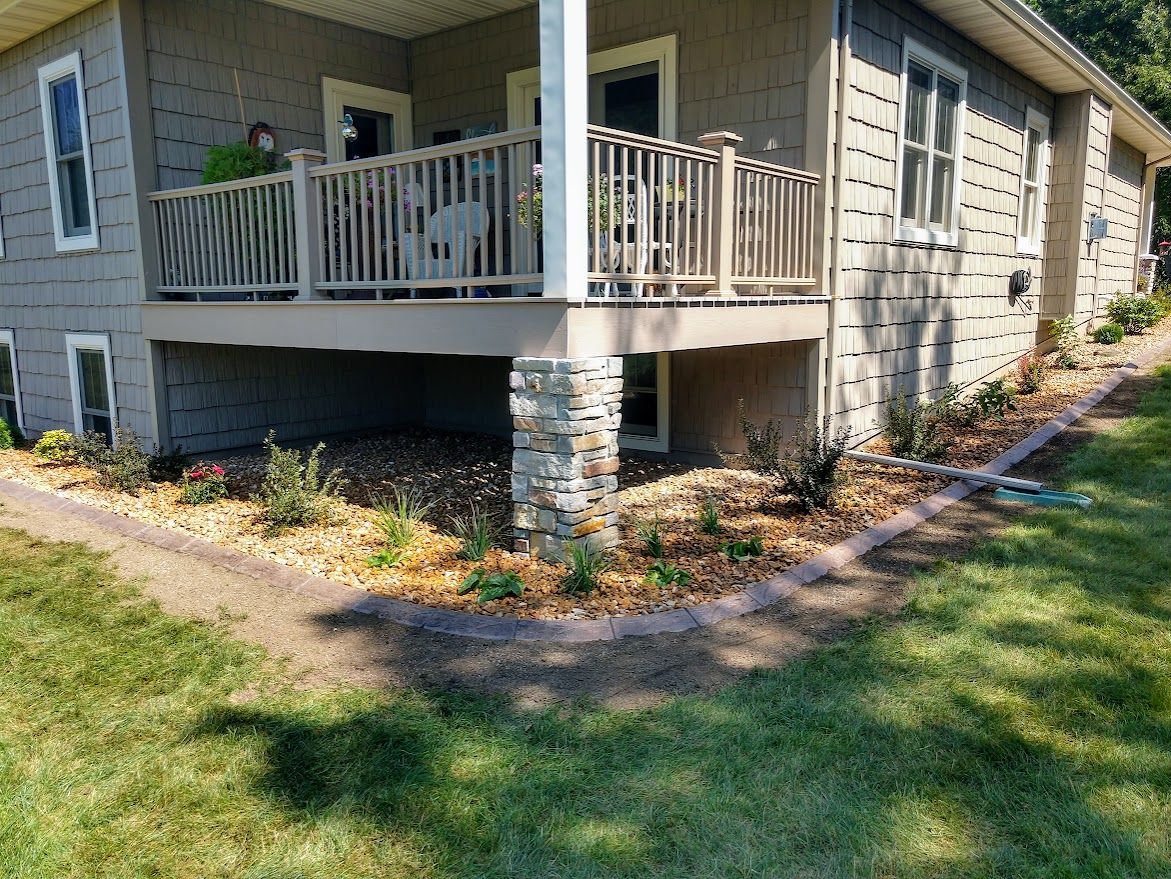 landscaper near lomira wi