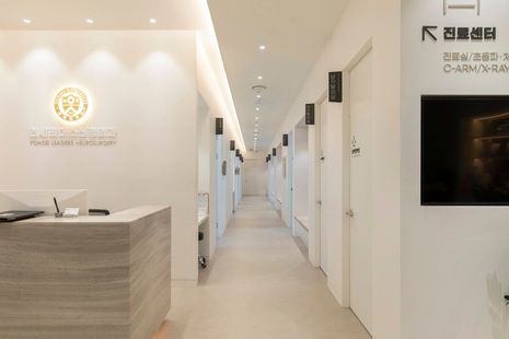 Treatment corridor at Yonsei Leaders Neurosurgery Clinic, Uijeongbu, Korea