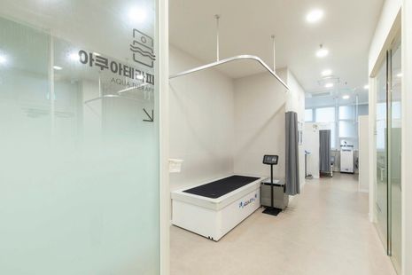Treatment room at Yonsei Leaders Neurosurgery Clinic, Uijeongbu, Korea