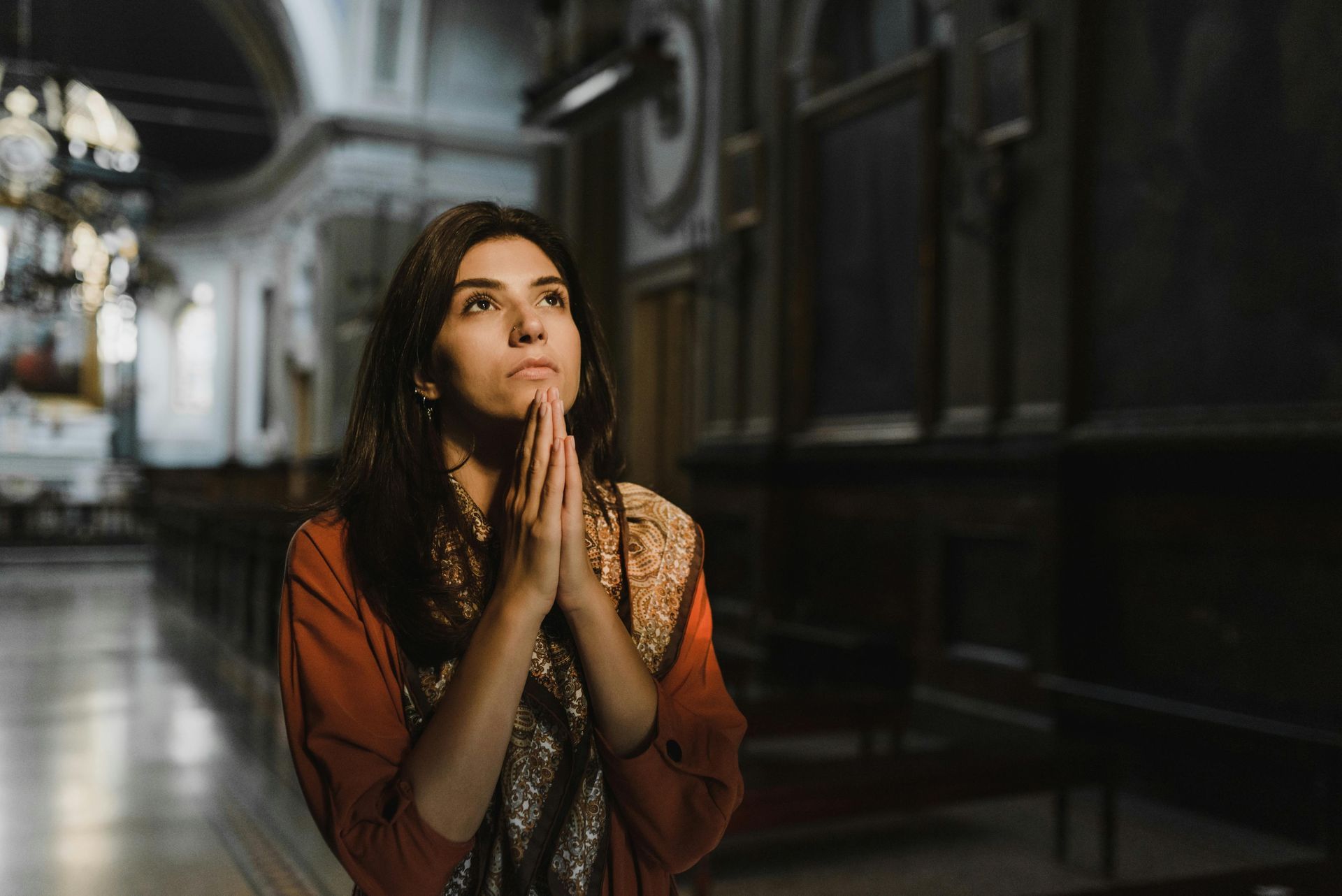 praying mother img