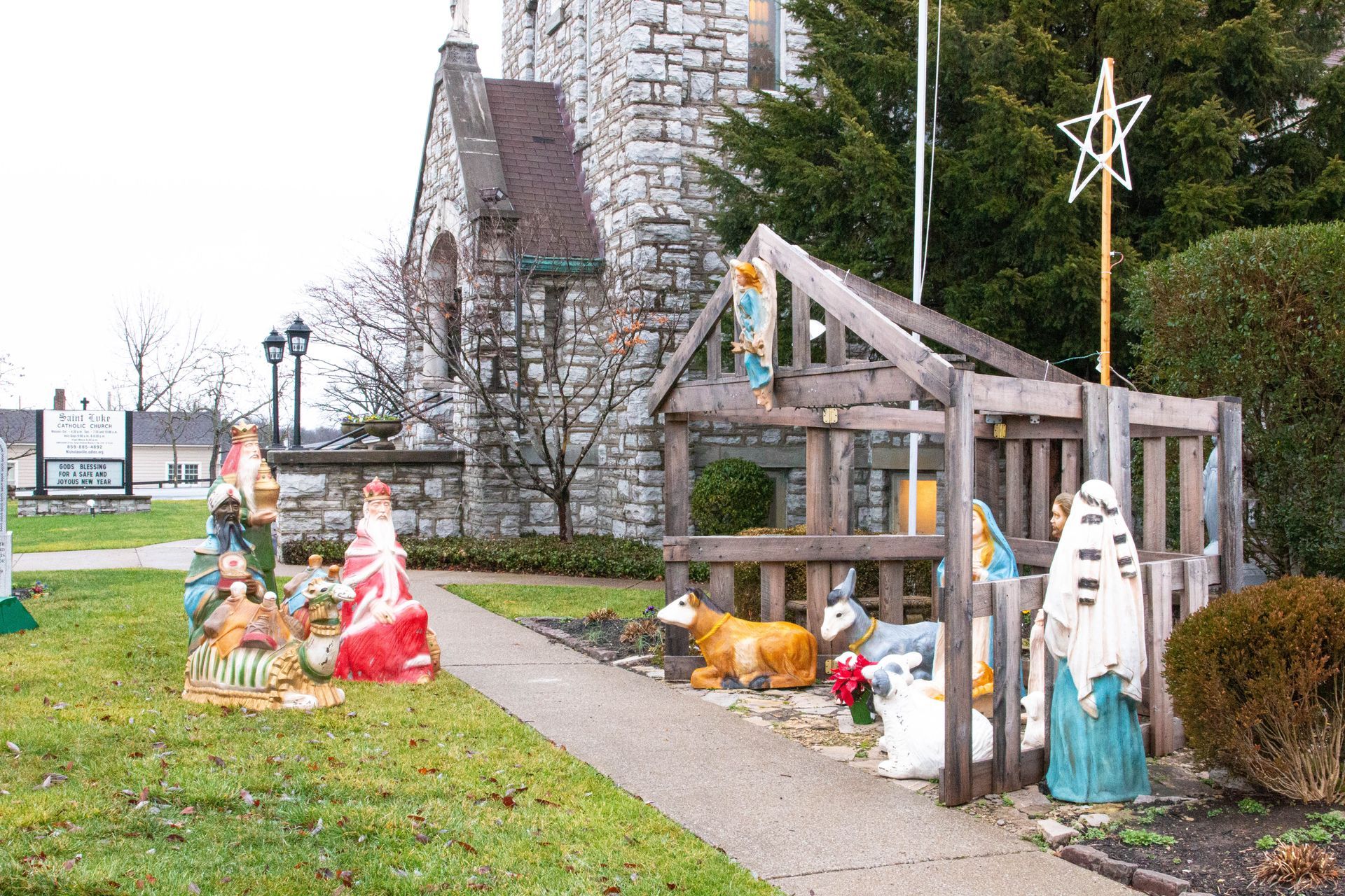 christmas outdoor nativity st. luke img