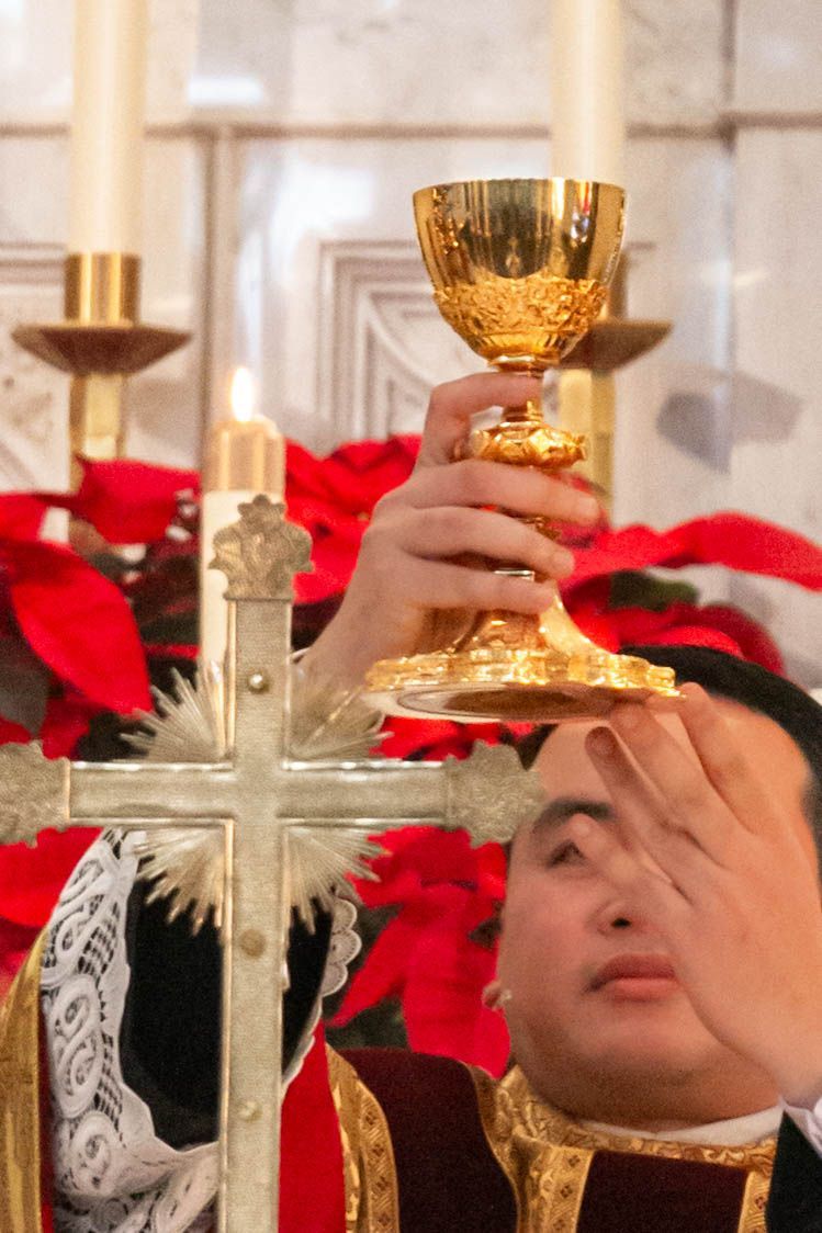 altar chalice img
