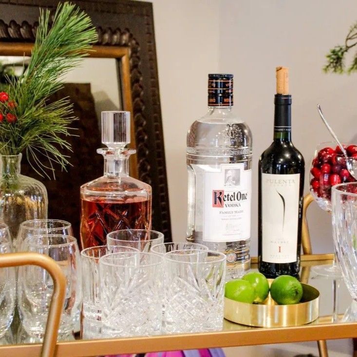 Cookware, tabletop and barware display at Black Tie Beach