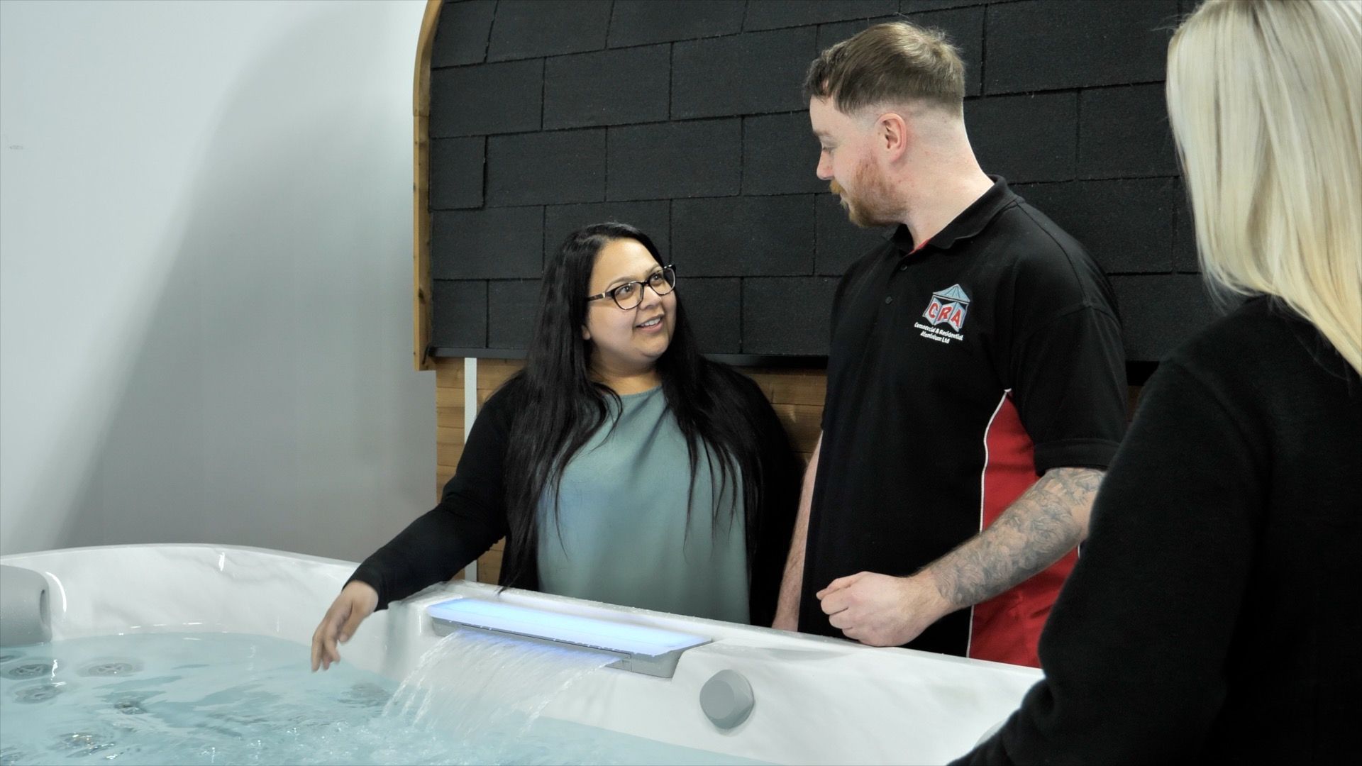 Visiting a Hot Tub Showroom? How to Compare Seats, Jets, Efficiency and Garden Fit So You Leave Knowing Exactly What You Want