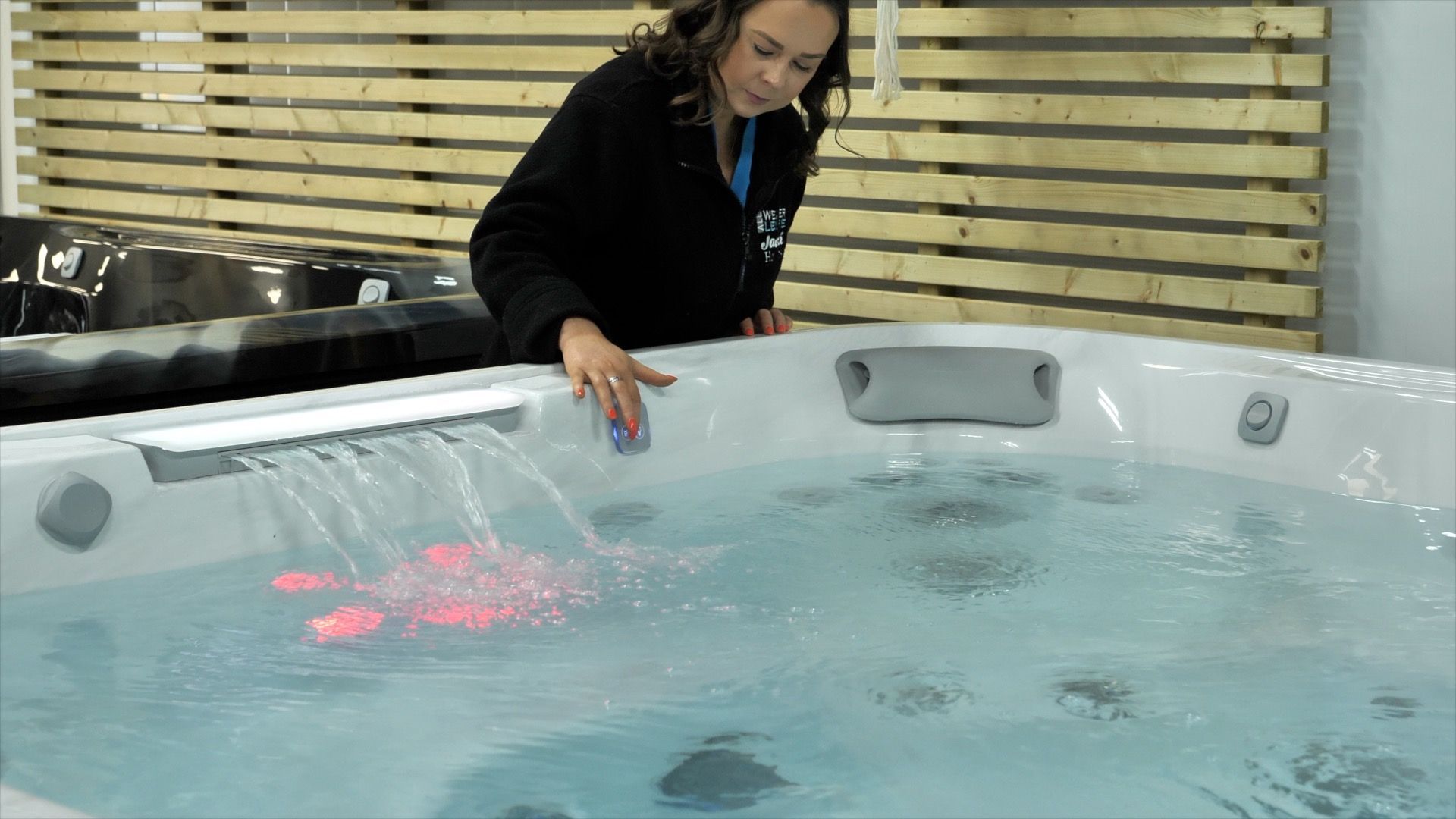 Jacuzzi J325 Hot Tub 
