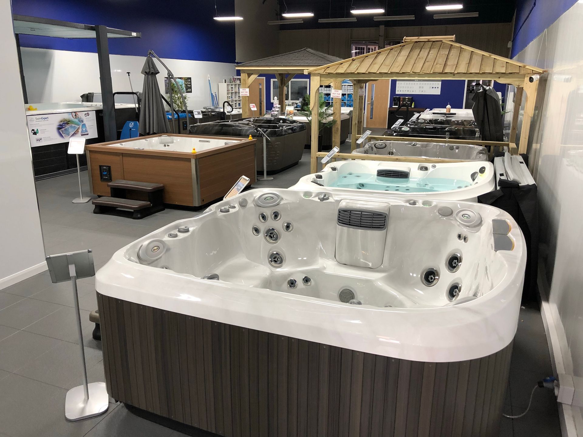 Hot tub showroom east midlands