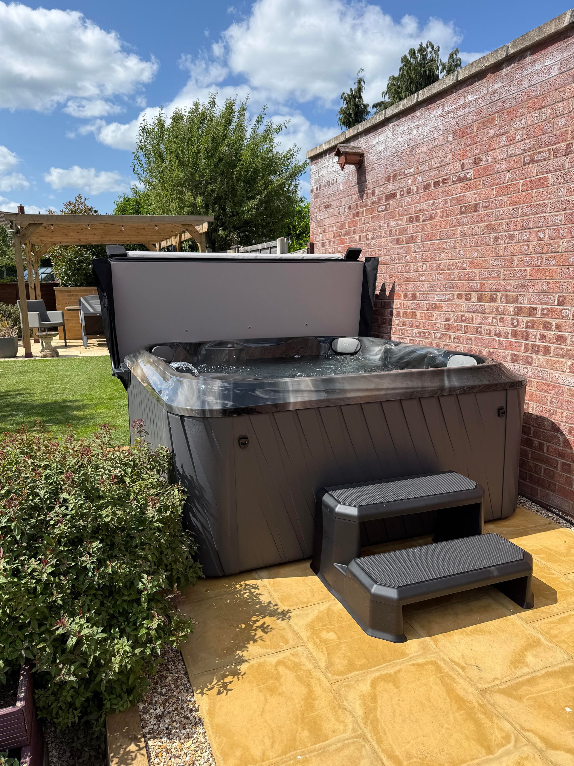 Jacuzzi® J-235