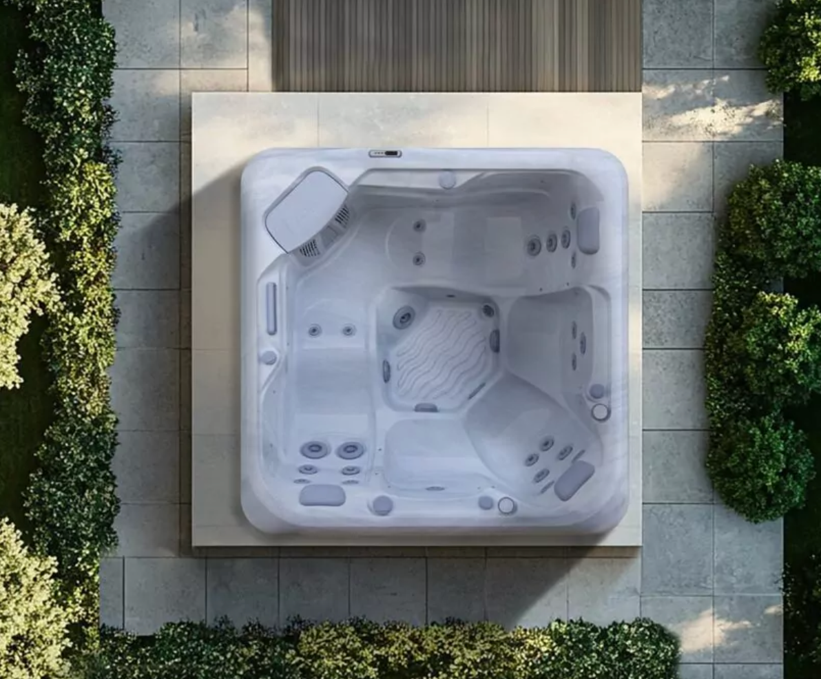 AquaSolus Zephyr Hot Tub