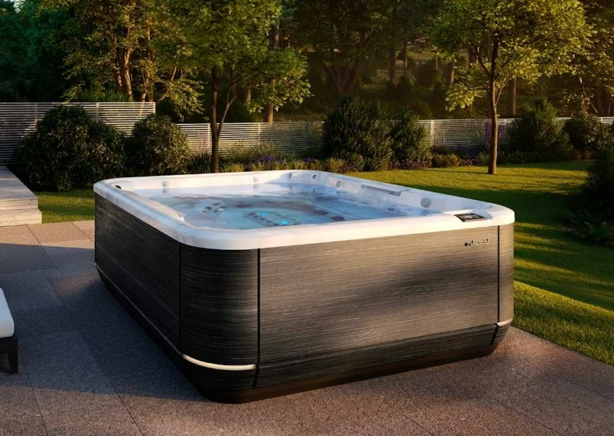 J509 Hot Tub
