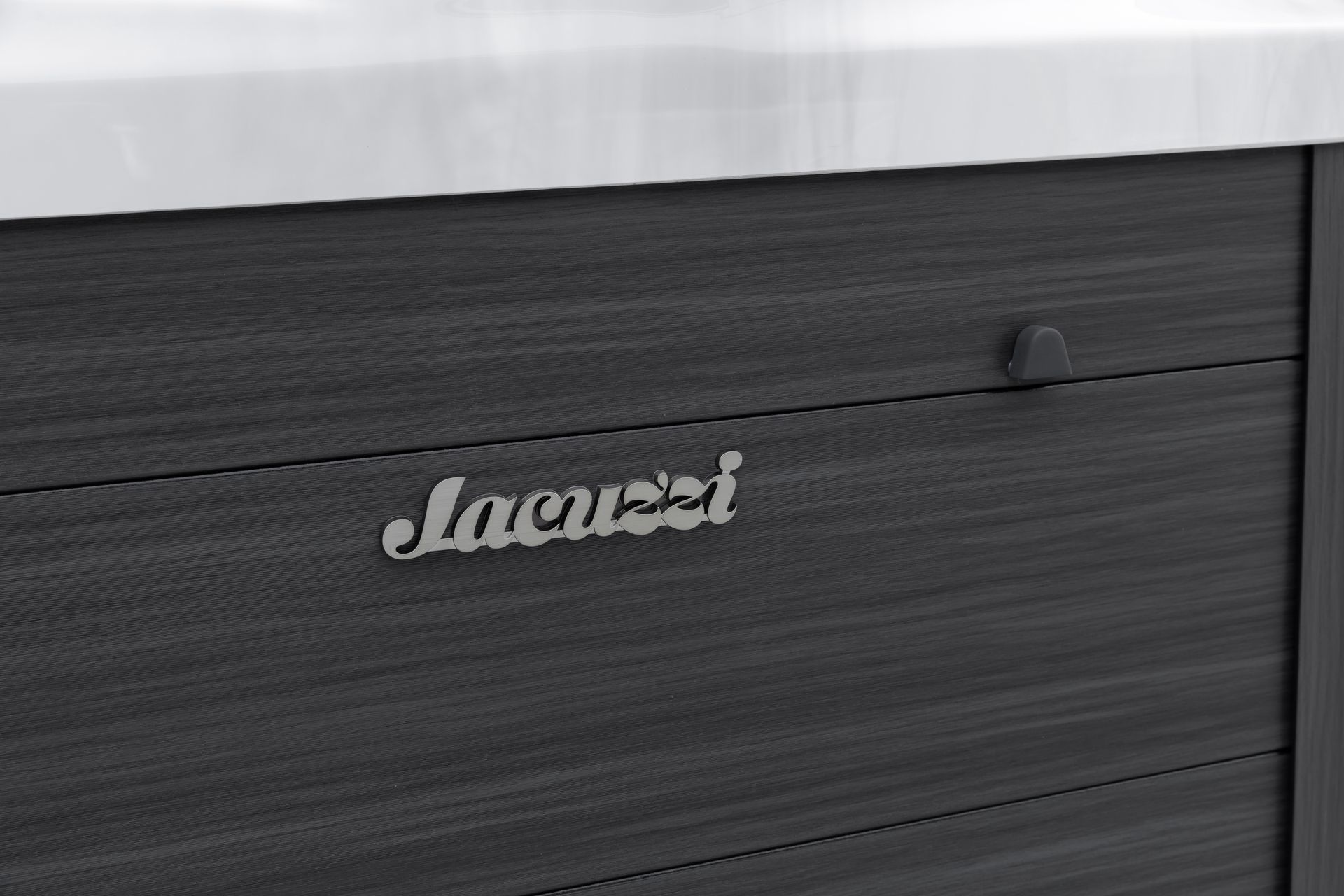 Jacuzzi J-201 Hot Tub