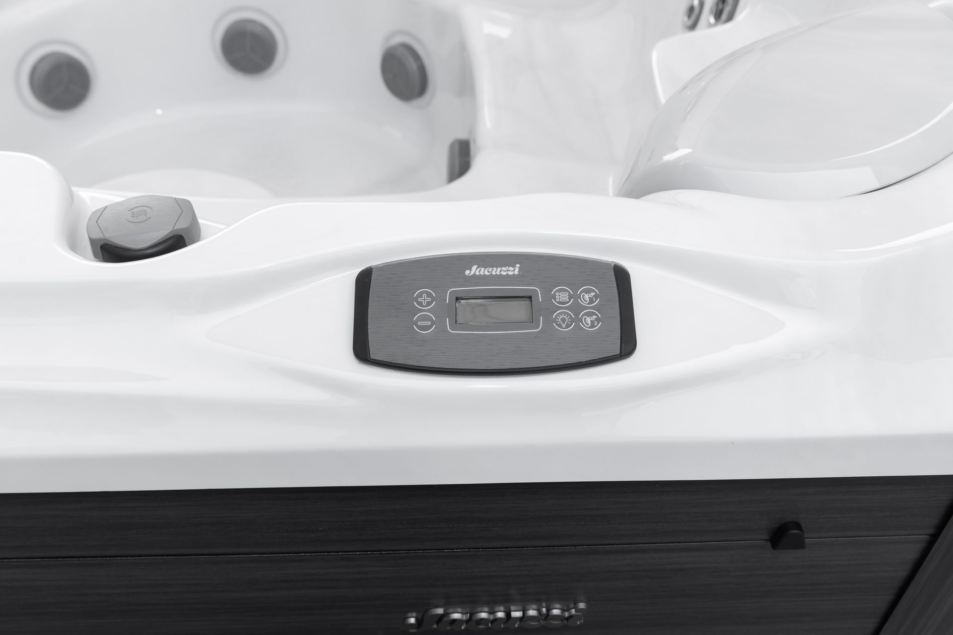 Jacuzzi J-204 Hot Tub