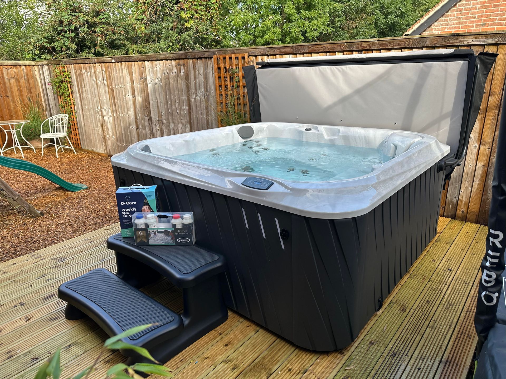  Jacuzzi® J-235