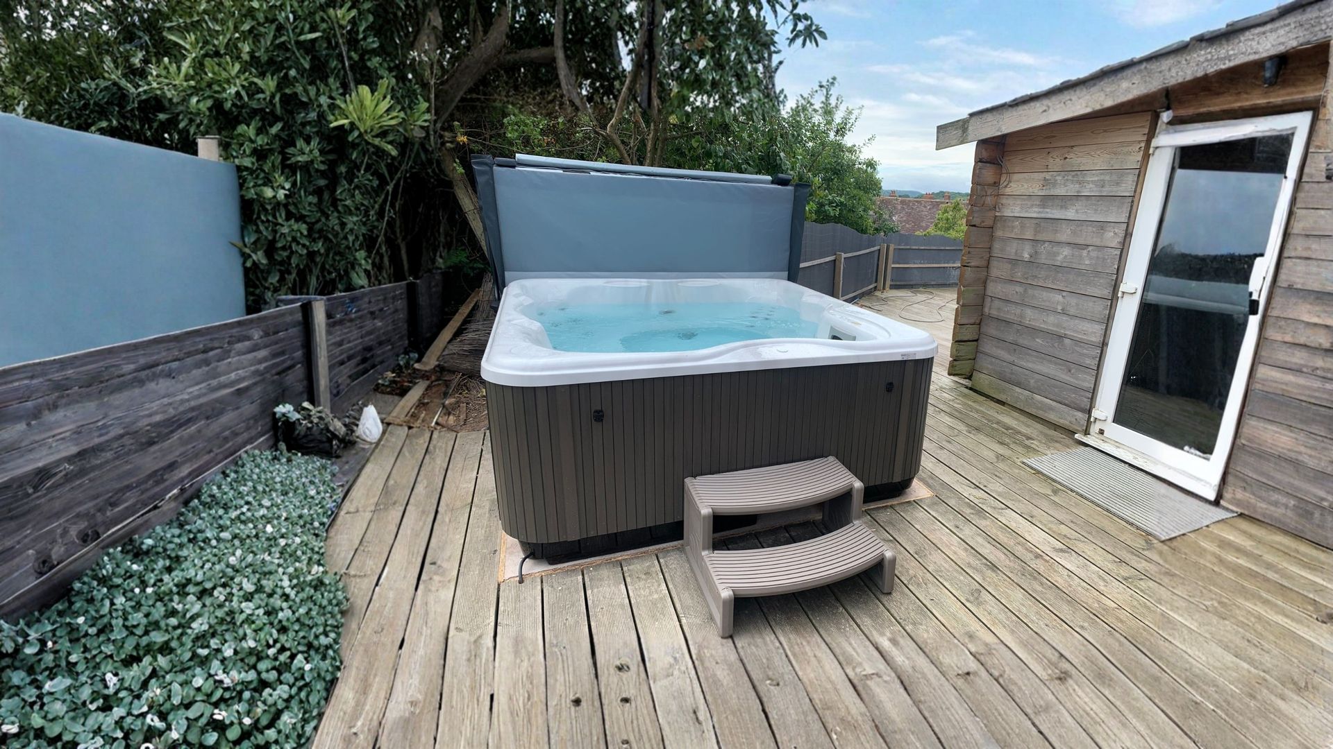 JACUZZI® Lodge L