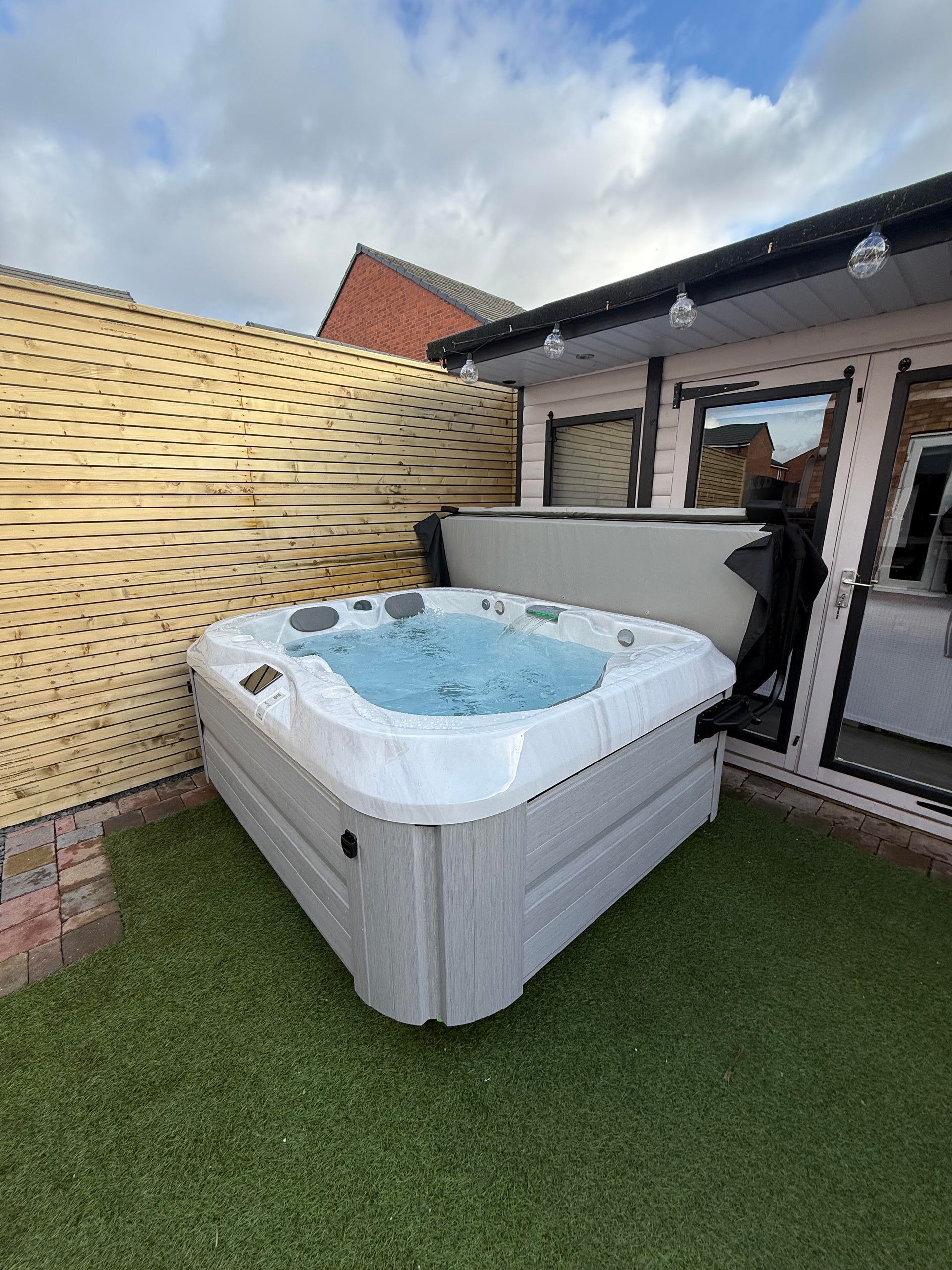 Jacuzzi J-315 Hot Tub