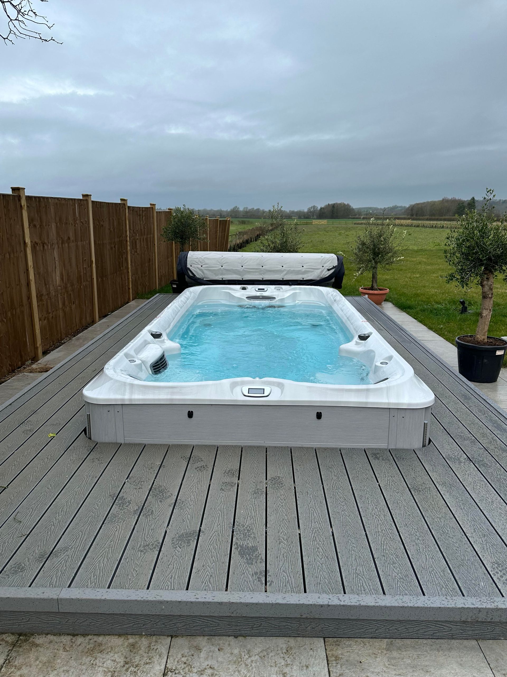 J408L Hot Tub