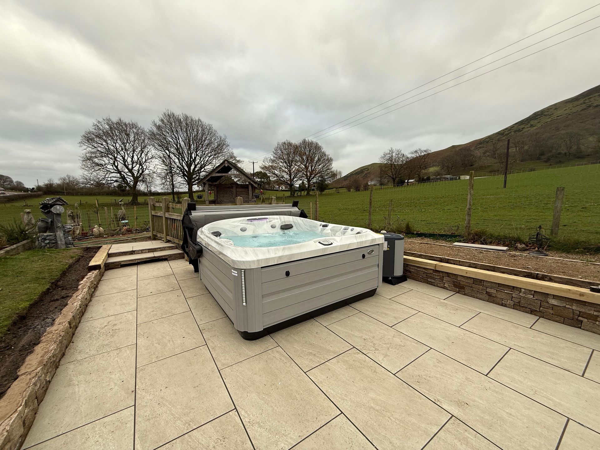 Jacuzzi J475 Hot Tub