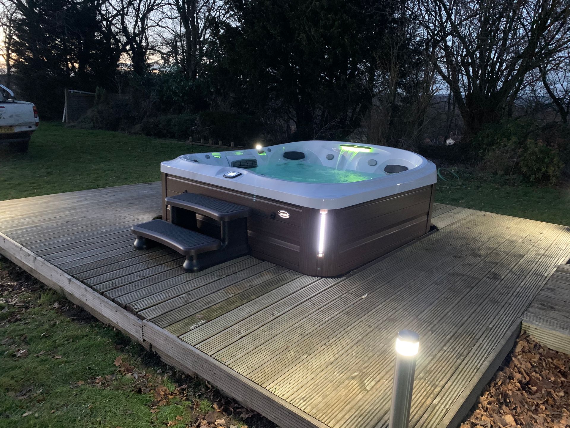 Best Hot Tubs for Families: Top Family Hot Tubs in the UK for 4, 5 and 6 People