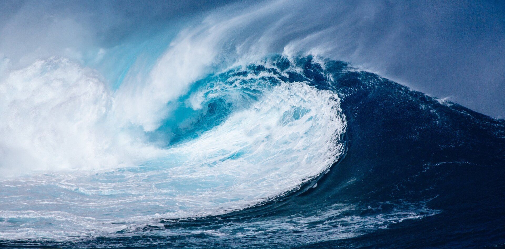 Blue, oceanic wave