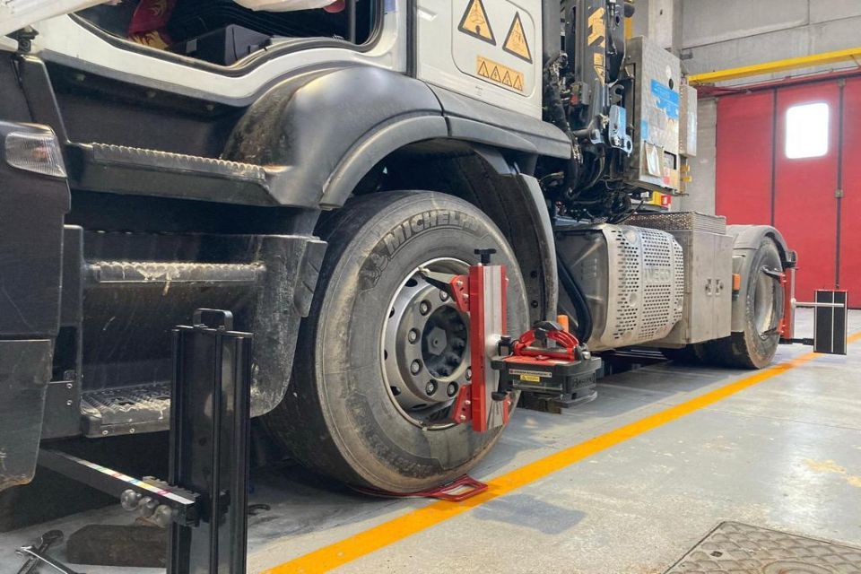 allineamento ruote veicolo industriale