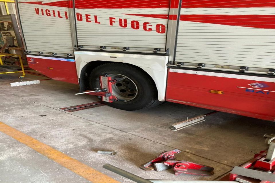 Sostituzione ruote camion