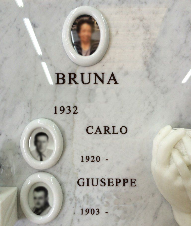 Loculo in marmo di famiglia