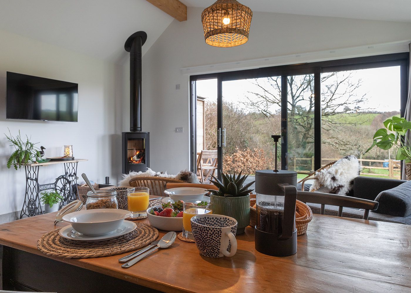 Cosy Oak Tree Cabin