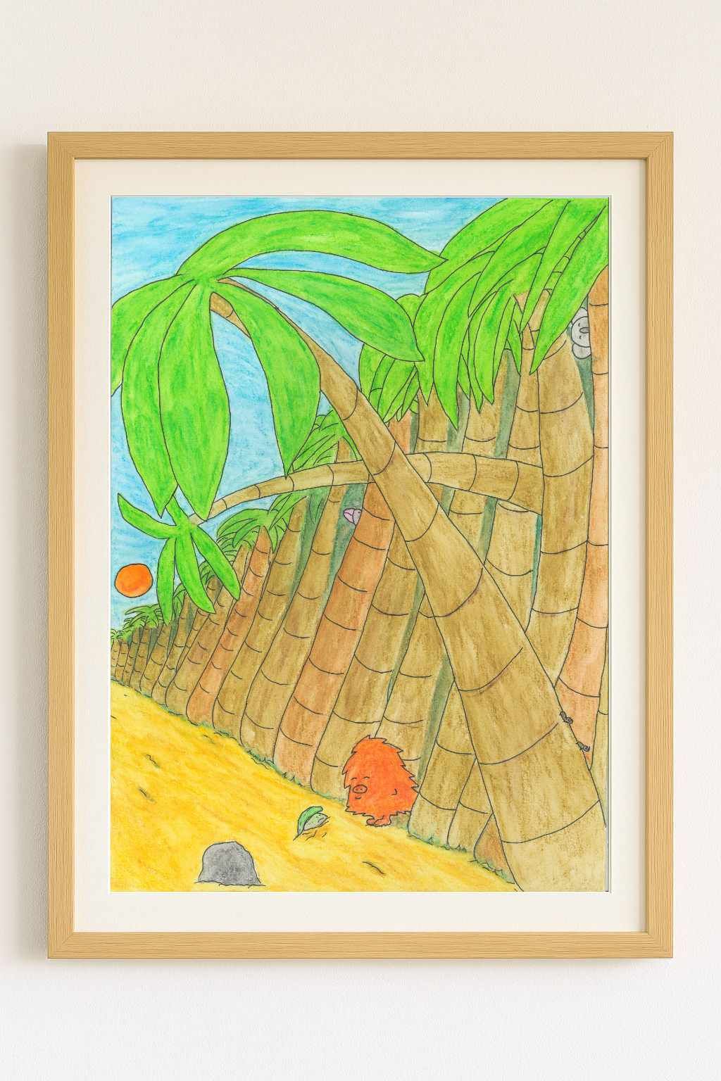 Kleurrijk strandtafereel: palmbomen, oranje vissen, zand, blauwe lucht, ingelijst kunstwerk.