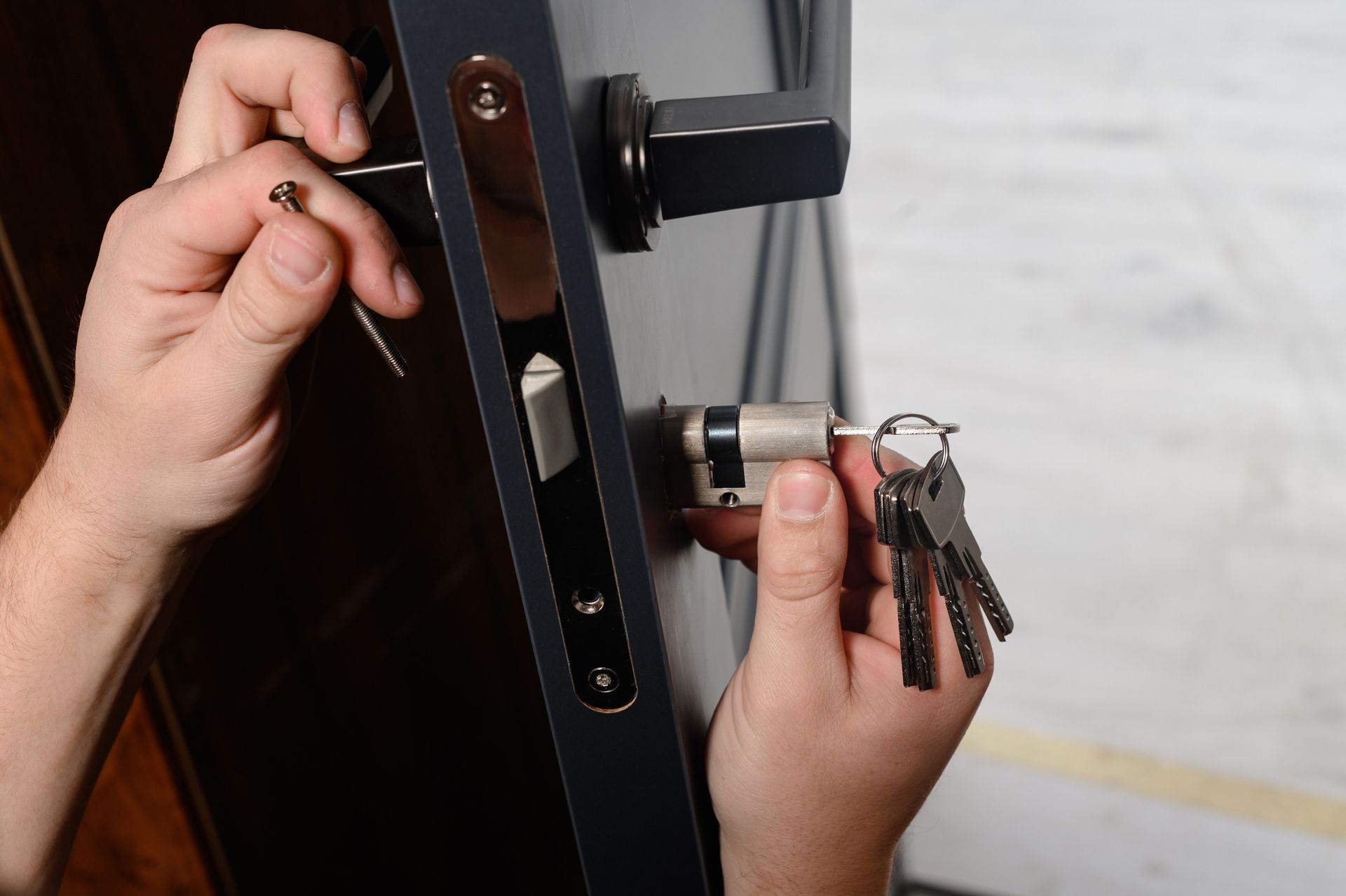 The master installs the core for the door lock.