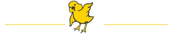Een geel cartoonkuiken staat tussen twee horizontale gele lijnen.
