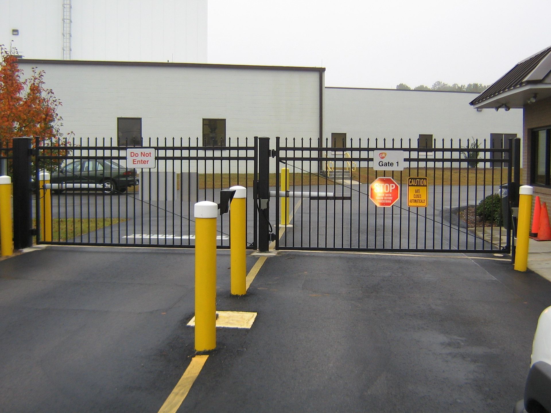 Yellow Metal Gate — North Augusta, SC — Aiken Augusta Fence