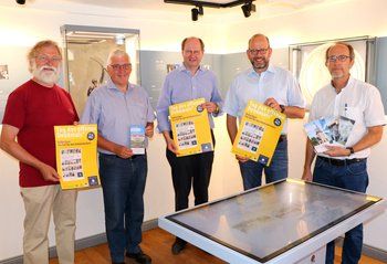 Wünschen allen Kulturinteressierten viel Spaß beim diesjährigen Tag des offenen Denkmals: Josef Lutterbeck (Stadtprojekt Sassenberg e.V.), Bürgermeister Josef Uphoff, Landrat Dr. Olaf Gericke, Baudezernent Dr. Herbert Bleicher und Bauamtsmitarbeiter Erhard Ziller (v.l.).