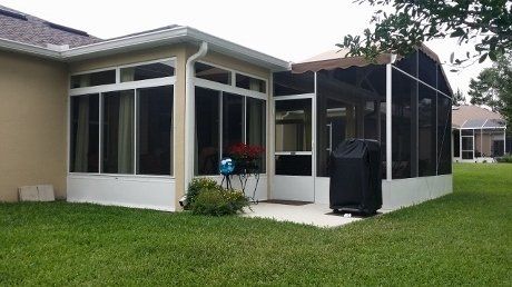 Nice white enclosure with screen windows — Leesburg, FL — Aluminum Contractors Inc