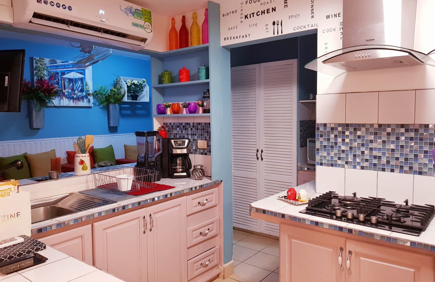 Cocina totalmente equipada en Cozy Condo 4 en My Cozy Condos en Jaco, Costa Rica