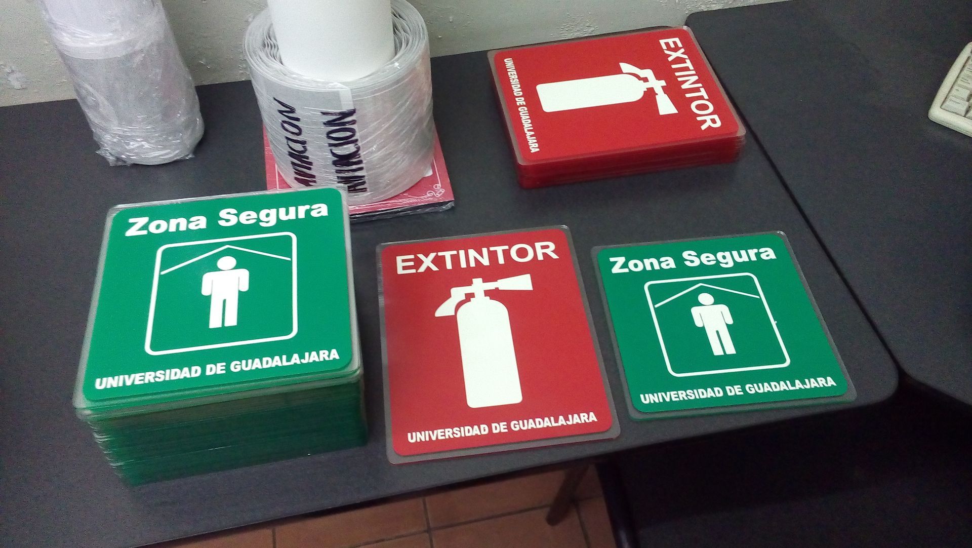 DISEÑO EN ACRÍLICO