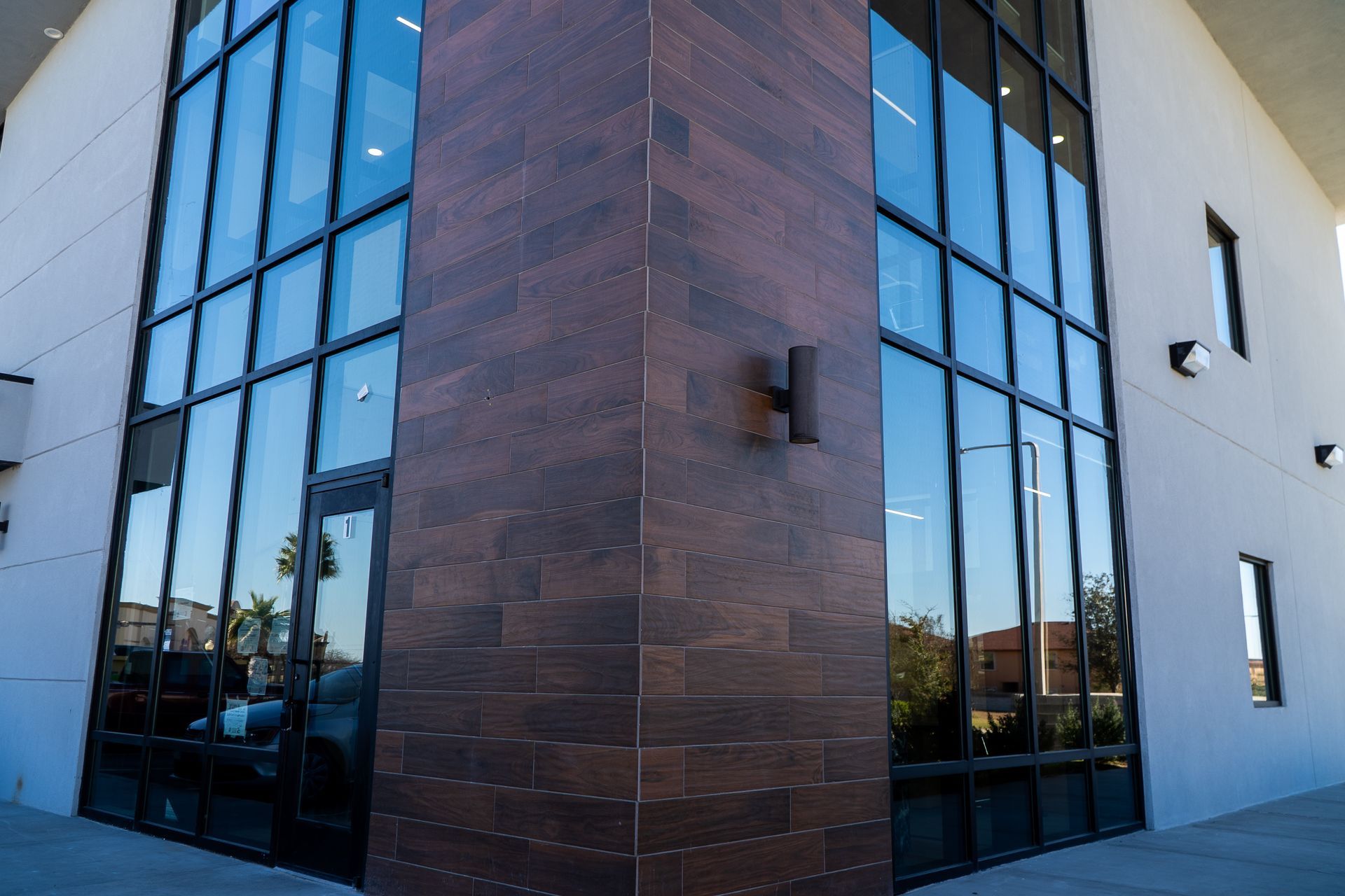 The exterior of Faro Wealth office investment services.
