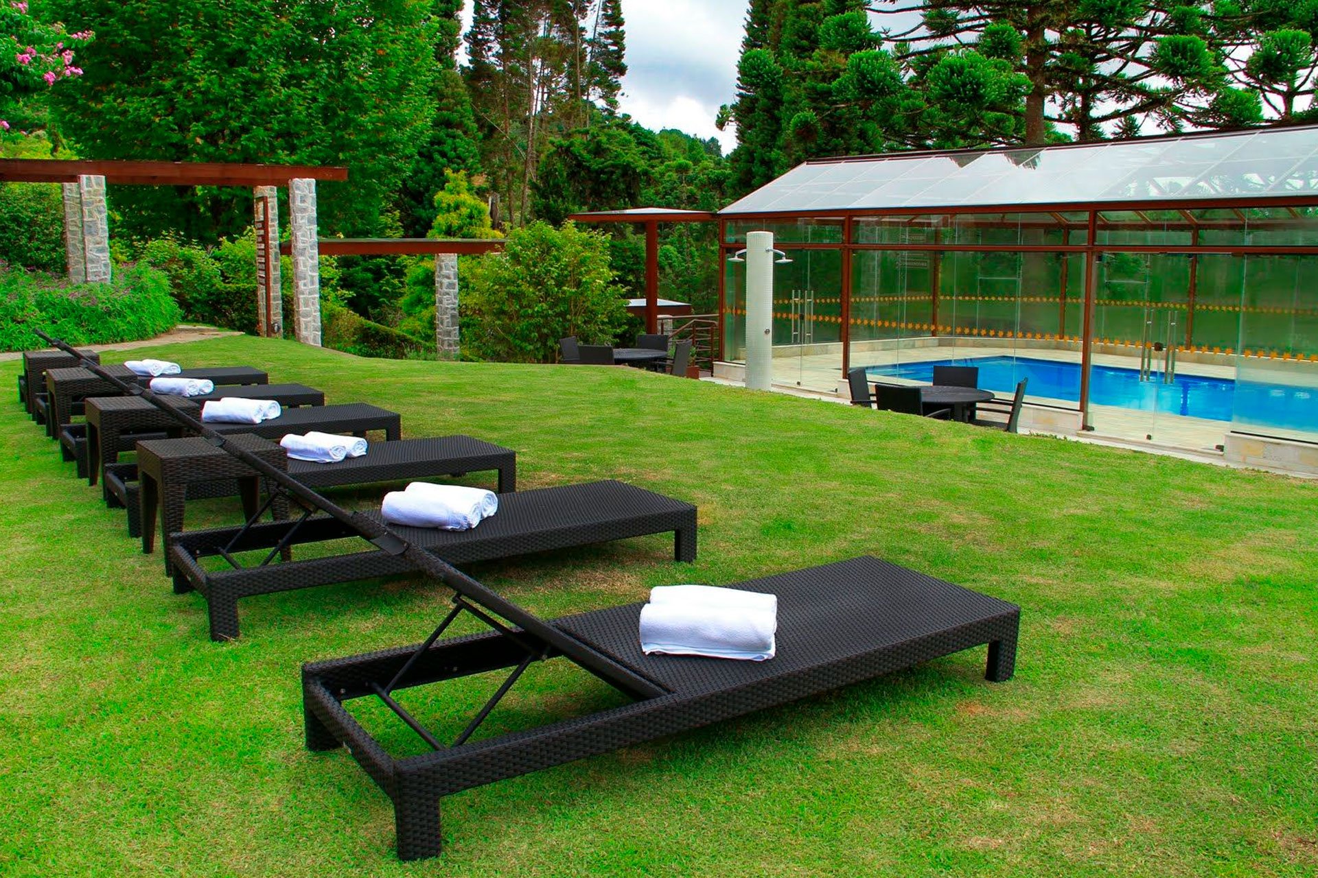 Piscina Hotel Vila Inglesa Campos do Jordão