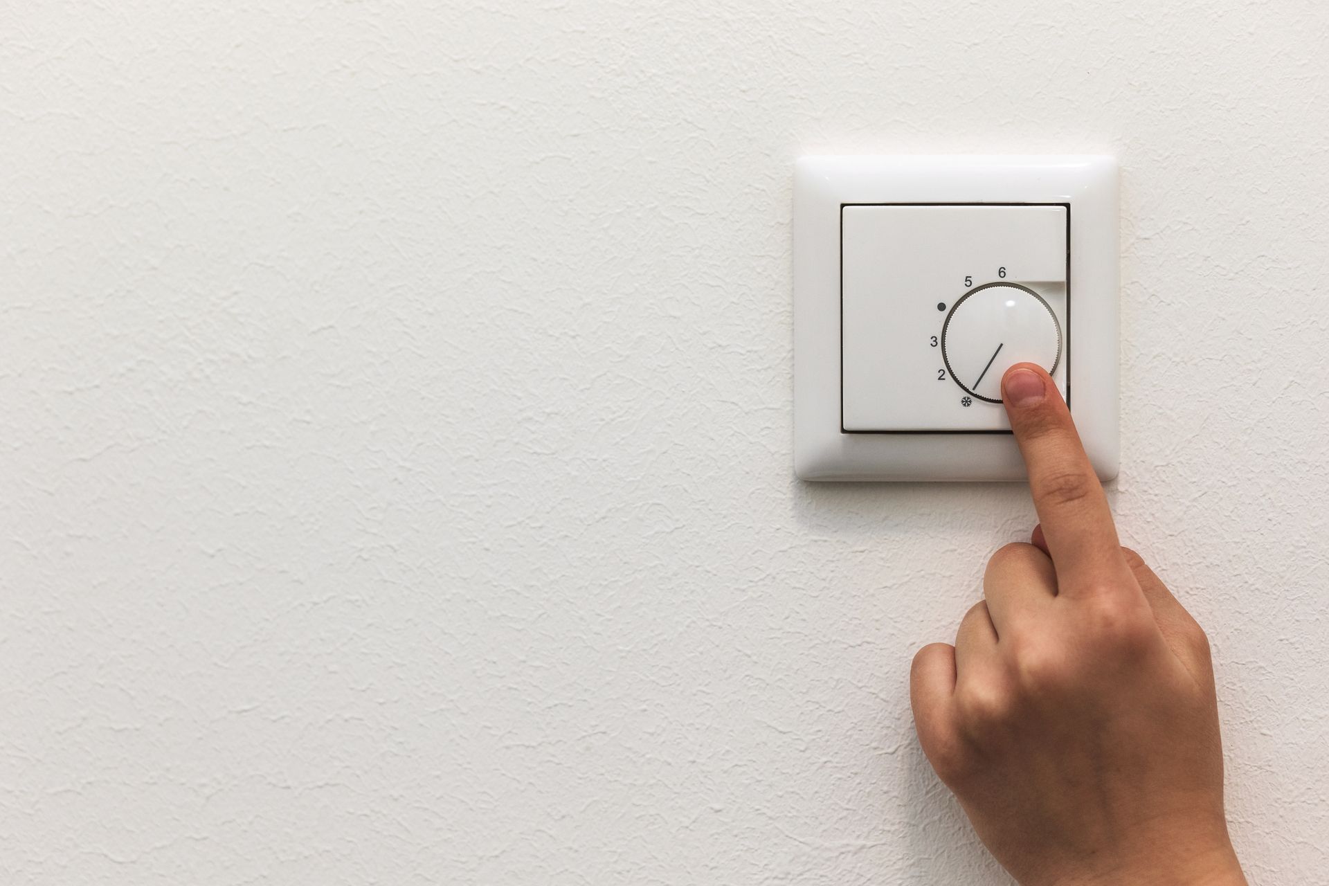 Interruptor com regulador de intensidade de luz