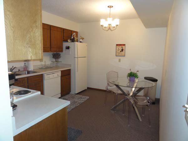 Simple Kitchen — Manhattan, KS — Plaza West Apartments