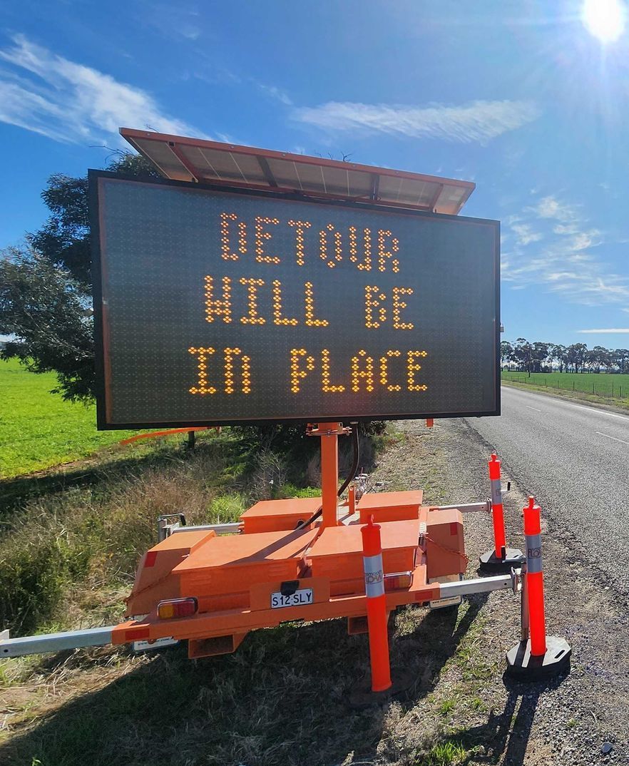 Trailer-mounted VMS board at a South Australian roadworks site
